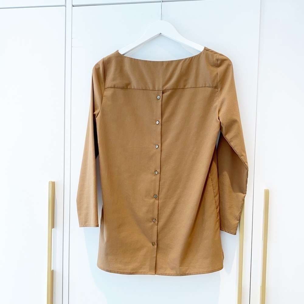 𝅺zara Blouse with buttons up back